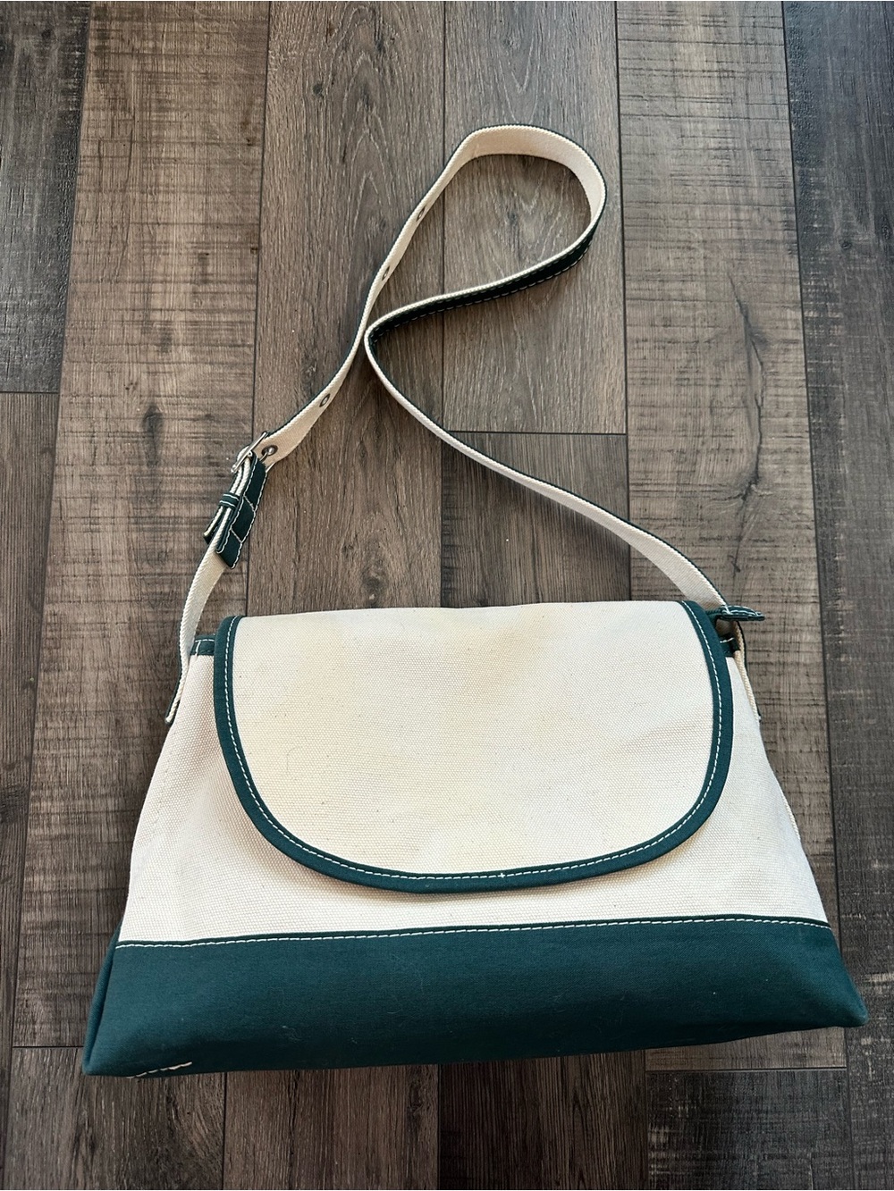 LL BEAN Crossbaby Bag Women's Canvas Cream And Green Trim Flap Shoulder Bag